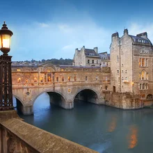 Pulteney Bridge in Bath, Somerset, at dusk